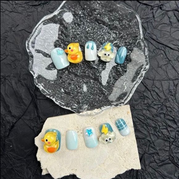 Gorgeous handmade 3D press-on ducky charm nails. (Nail Glue Included!) - Picture 5 of 6